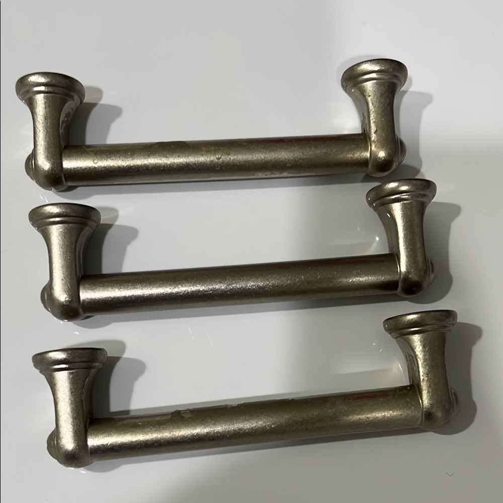 Elegant Silver Cabinet/Drawer Pulls